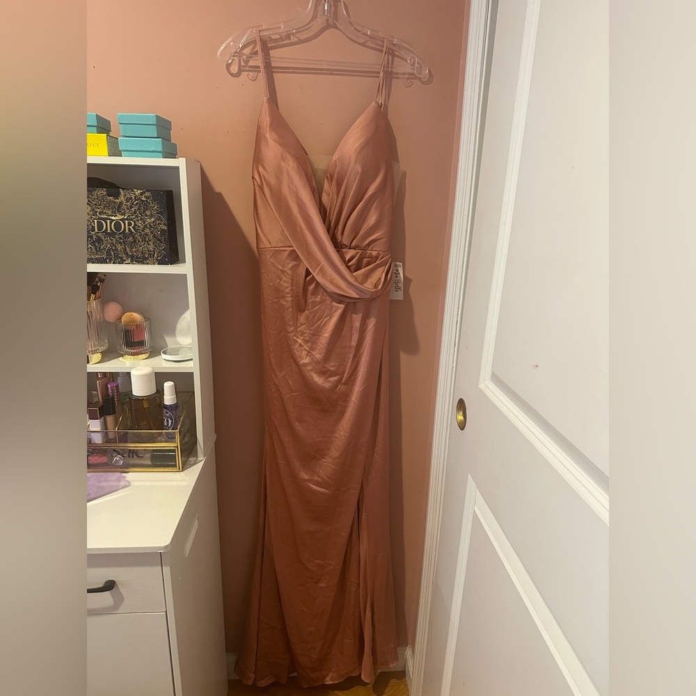 Elegant Satin Evening Gown in Rose
